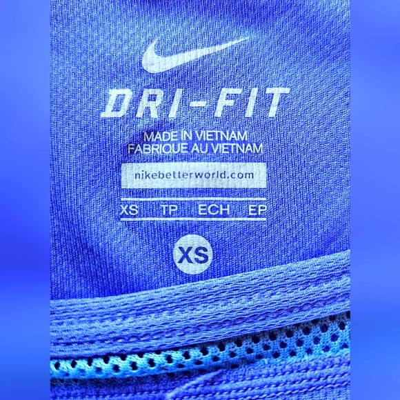 Nike Dri-Fit t-shirt, women's XS, Blue-ish Purple colour, great condition. - Picture 4 of 6